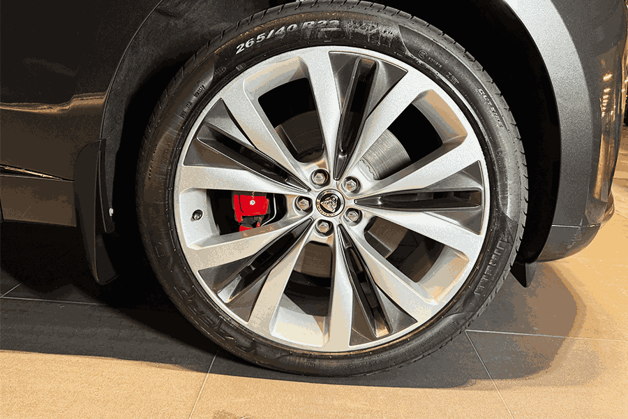 Jaguar F-PACE P400 S